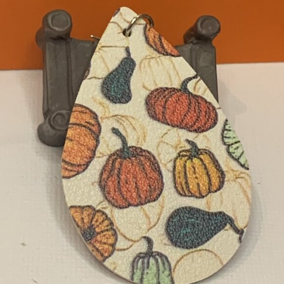 Pumpkin Earring, Thanksgiving Earring, Halloween Earring, Fall Earring, Gourd - Picture 4 of 9